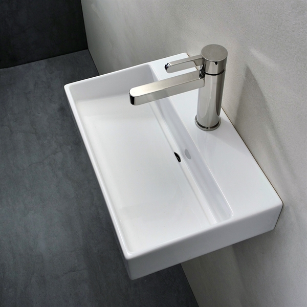  Unplug Mini - Liten servant 25 x 38 cm i hvit porselen.